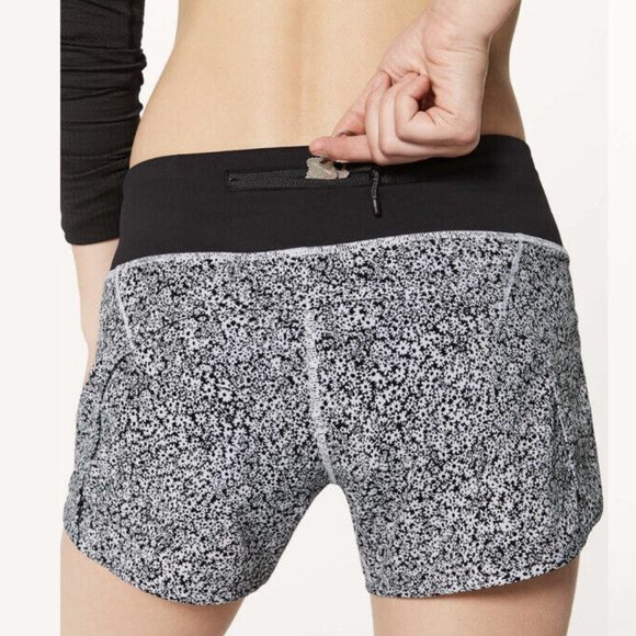 Lululemon Run Times Shorts 4" in Ditsy Daisy White - Picture 2 of 11